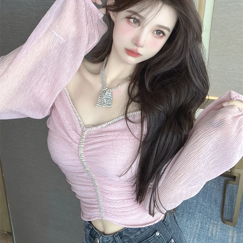 Korean style French Hollow V-neck Long-sleeved T-shirt Women's Summer Slim Short Chic Shirt Design Sense Niche Tops
Korean style French Hollow V-neck Long-sleeved T-shirt Women's Summer Slim Short Chic Shirt Design Sense Niche Tops