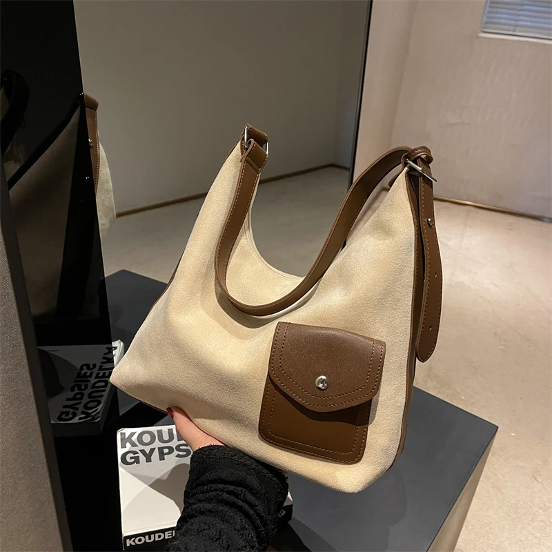 Leather velvet fashion women's bucket shoulder bag winter new women's handbag large capacity brand design women's tote bag
Leather velvet fashion women's bucket shoulder bag winter new women's handbag large capacity brand design women's tote bag