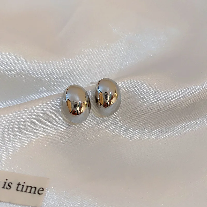 2022 New Classic Copper Alloy Smooth Metal Hoop Earrings For Woman Fashion Korean Jewelry Temperament Girl's Daily Wear earrings
2022 New Classic Copper Alloy Smooth Metal Hoop Earrings For Woman Fashion Korean Jewelry Temperament Girl's Daily Wear earrings