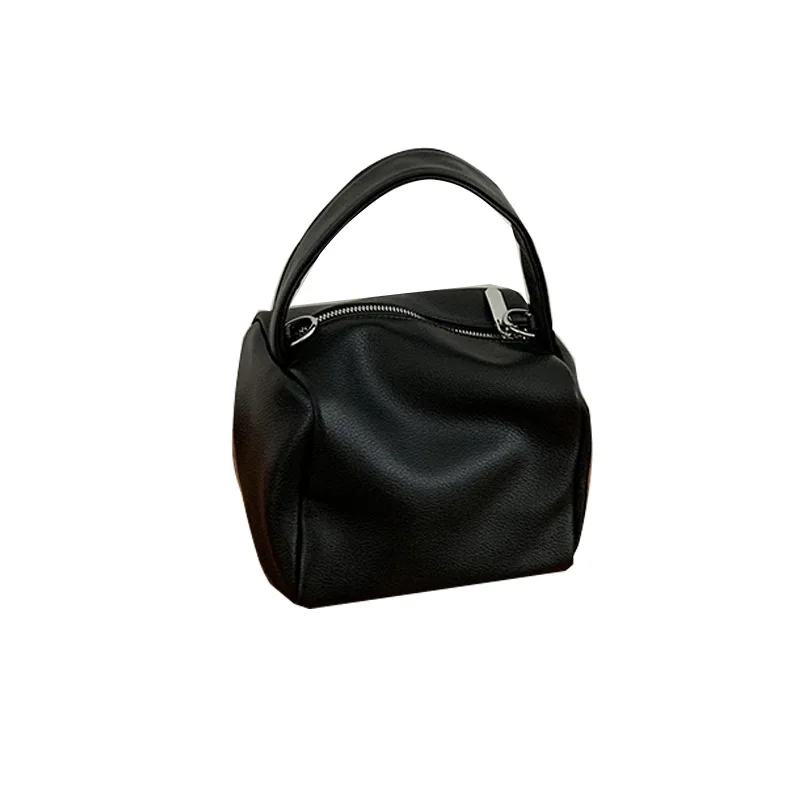 Handbags Women In The Summer Of 2022 The New Tide Fashion Chain Pillow Package French Niche Joker Ins Inclined Shoulder Bag 
Handbags Women In The Summer Of 2022 The New Tide Fashion Chain Pillow Package French Niche Joker Ins Inclined Shoulder Bag