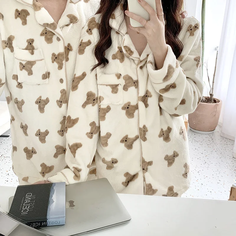 Autumn Winter Cartoon Bear Thick Coral Velvet Pajamas Couples Loose Lapel Button Cardigan Nightwear Cute Home Clothes Sets D729
Autumn Winter Cartoon Bear Thick Coral Velvet Pajamas Couples Loose Lapel Button Cardigan Nightwear Cute Home Clothes Sets D729