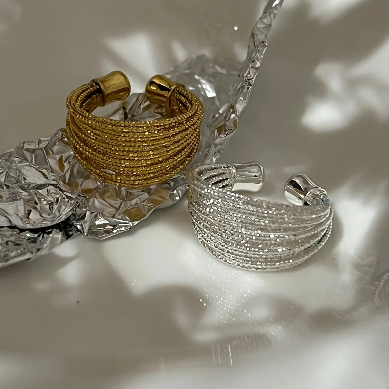 New multi-layer C-shaped wide line ring personality circle INS simple fashion trend elegant women index finger ring
New multi-layer C-shaped wide line ring personality circle INS simple fashion trend elegant women index finger ring