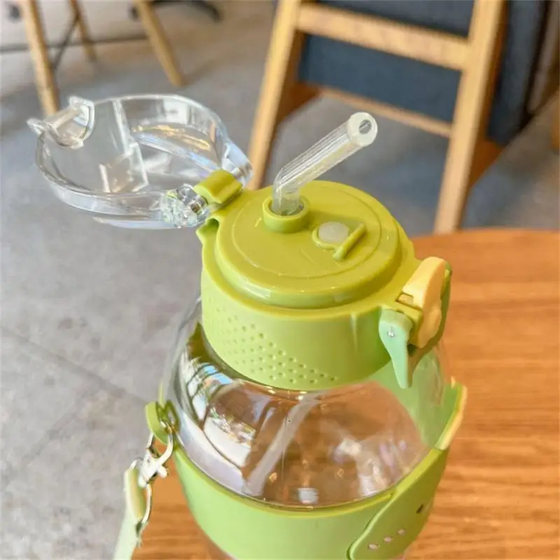 Large-capacity Portable Summer Water Bottle Sippy Cup Children's High-value Plastic Cup Bear Bear Water Cup
Large-capacity Portable Summer Water Bottle Sippy Cup Children's High-value Plastic Cup Bear Bear Water Cup