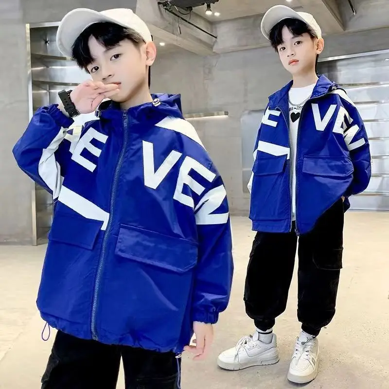 Boys' Coat Spring and Autumn New Children's Fashion Trench Loose Hooded Handsome Top Boys' Casual Coat
Boys' Coat Spring and Autumn New Children's Fashion Trench Loose Hooded Handsome Top Boys' Casual Coat