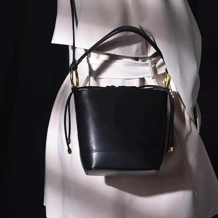 Новинка 2022, модная женская сумка-мессенджер в стиле ретро, модная сумка из первого слоя воловьей кожи, необычная сумка-мешок из воловьей кож...
Новинка 2022, модная женская сумка-мессенджер в стиле ретро, модная сумка из первого слоя воловьей кожи, необычная сумка-мешок из воловьей кож...