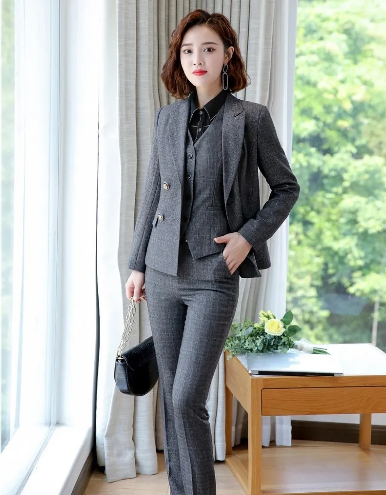High Quality Fabric Formal Business Suits 3 Piece Set With Pants and Blazers Coat and Vest & Waistcoat Autumn Winter Pantsuits
High Quality Fabric Formal Business Suits 3 Piece Set With Pants and Blazers Coat and Vest & Waistcoat Autumn Winter Pantsuits
