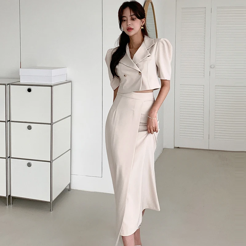 Korean Temperament 2 Piece set Office OL Elegant Notched Collar Puff Sleeve Crop Tops + High Waist Mermaid Bodycon Skirt Suit
Korean Temperament 2 Piece set Office OL Elegant Notched Collar Puff Sleeve Crop Tops + High Waist Mermaid Bodycon Skirt Suit