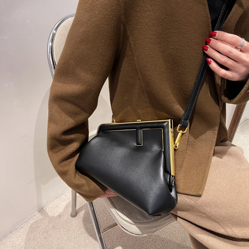 FUNMARDI Vintage Female Flap Bags Evening Party Clamp Clutch Trendy Shoulder Crossbody Bag Brand PU Leather Women Bag WLHB2737
FUNMARDI Vintage Female Flap Bags Evening Party Clamp Clutch Trendy Shoulder Crossbody Bag Brand PU Leather Women Bag WLHB2737