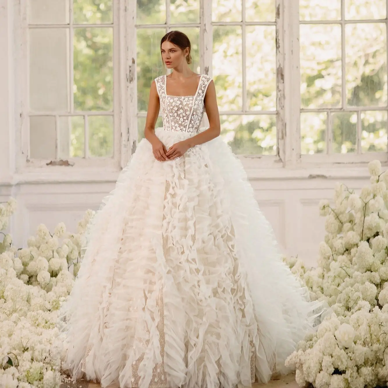 Princess A-Line Wedding Dress Pleated Ruffles Spaghetti Straps Floral Appliques Sequined Bridal Gown Elegant Vestidos De Noiva
Princess A-Line Wedding Dress Pleated Ruffles Spaghetti Straps Floral Appliques Sequined Bridal Gown Elegant Vestidos De Noiva