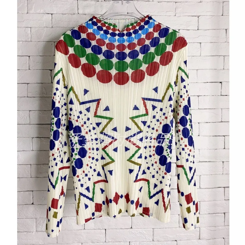Changpleat Women graphic t-shirts tees Miyake Pleated vintage Printed T-shirt Spring Stand-up collar tops for women full sleeves
Changpleat Women graphic t-shirts tees Miyake Pleated vintage Printed T-shirt Spring Stand-up collar tops for women full sleeves