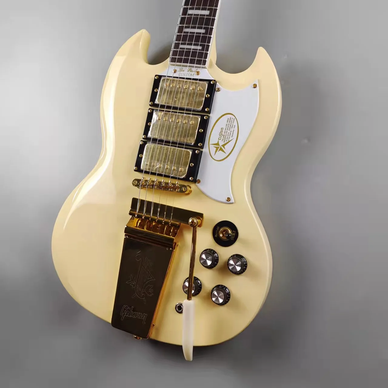 

Customized electric guitar, creamy white SG-400, imported environment-friendly paint, golden jazz vibrato, in stock, including m