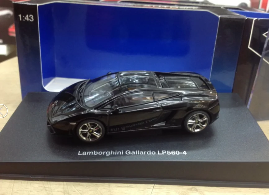 Autoart 1:43 Lamborghini galado LP560-4 Collection of die-cast alloy car decoration model toys
Autoart 1:43 Lamborghini galado LP560-4 Collection of die-cast alloy car decoration model toys