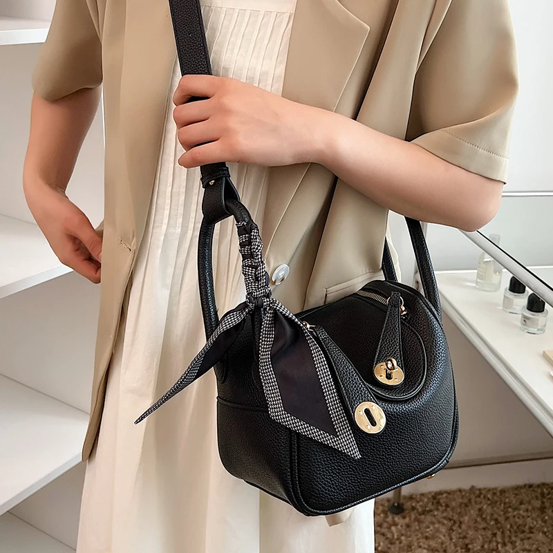 Fashion Women Small Pu Leather Shoulder Saddle Bag High Quality Ladies Crossbody Bags for Women Casual Female Tote Messenger Bag
Fashion Women Small Pu Leather Shoulder Saddle Bag High Quality Ladies Crossbody Bags for Women Casual Female Tote Messenger Bag