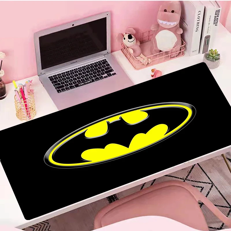 Игровой коврик для мыши batман, Мультяшные аксессуары для ПК, настольный защитный коврик для мыши, геймерский коврик для клавиатуры, милые ан...
Игровой коврик для мыши batман, Мультяшные аксессуары для ПК, настольный защитный коврик для мыши, геймерский коврик для клавиатуры, милые ан...