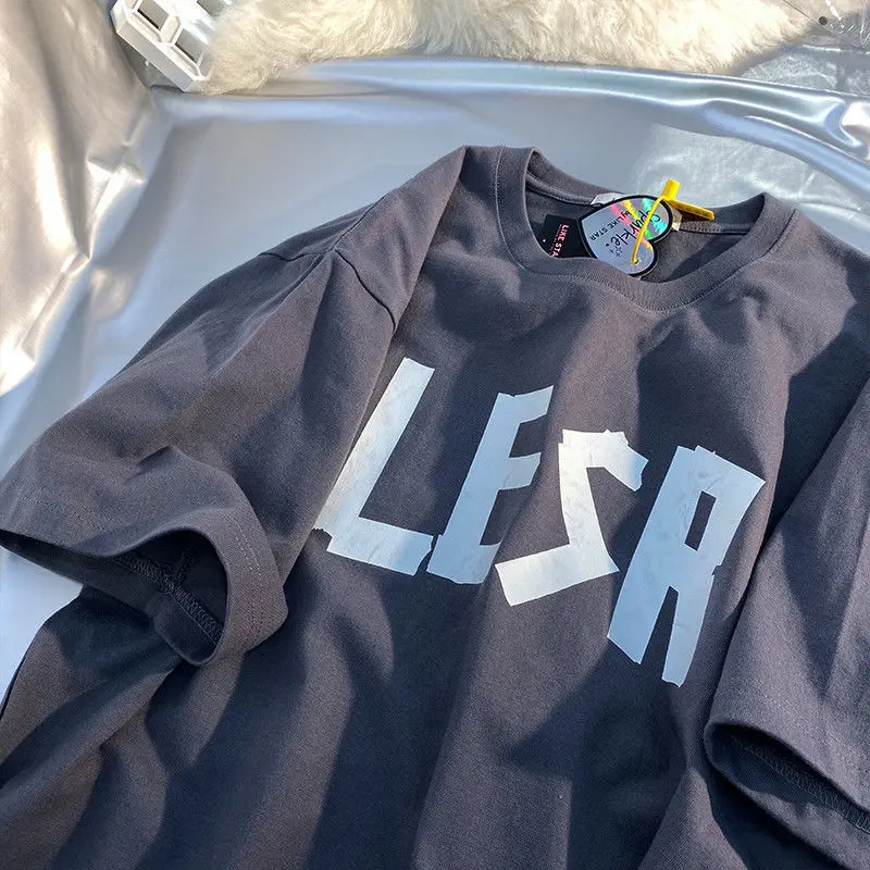 Korean summer new style street retro original letter short sleeved t shirt lovers loose fashion men and women tops gothic y2k 
Korean summer new style street retro original letter short sleeved t shirt lovers loose fashion men and women tops gothic y2k