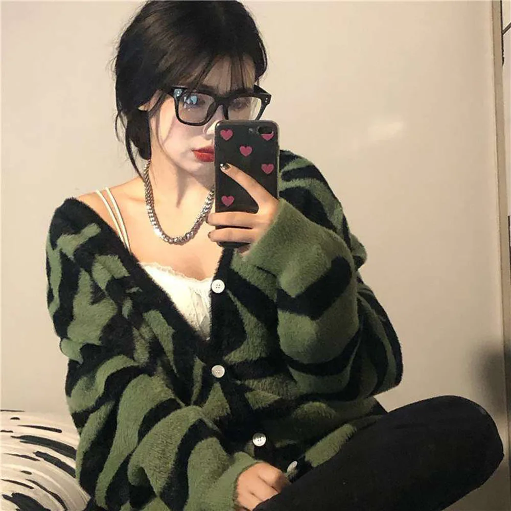 Women Cardigan Green Zebra Pattern V-neck Loose Casual All-match Single Breasted Knitted Sweater Korean Style Autumn Outwear
Women Cardigan Green Zebra Pattern V-neck Loose Casual All-match Single Breasted Knitted Sweater Korean Style Autumn Outwear