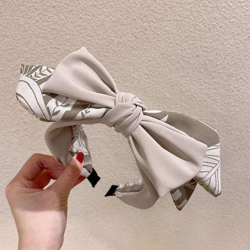 1PC Retro Color Matching Cloth Women Wide Edge Hair Hoop Big Bowknot Elegant Fashion Versatile Temperament
1PC Retro Color Matching Cloth Women Wide Edge Hair Hoop Big Bowknot Elegant Fashion Versatile Temperament