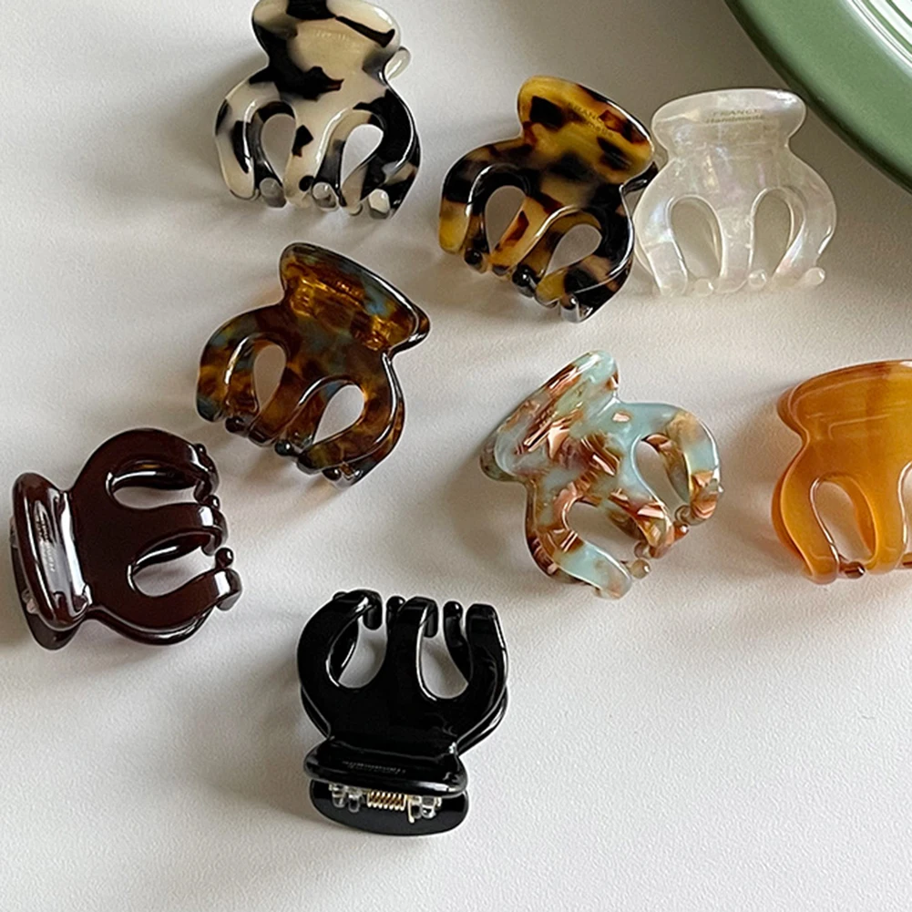 New Solid Hair Claws Simple Geometric Hair Clips Ponytail Crab Barrettes Women Girls Hairpins Headwear Hair Styling Accessories
New Solid Hair Claws Simple Geometric Hair Clips Ponytail Crab Barrettes Women Girls Hairpins Headwear Hair Styling Accessories