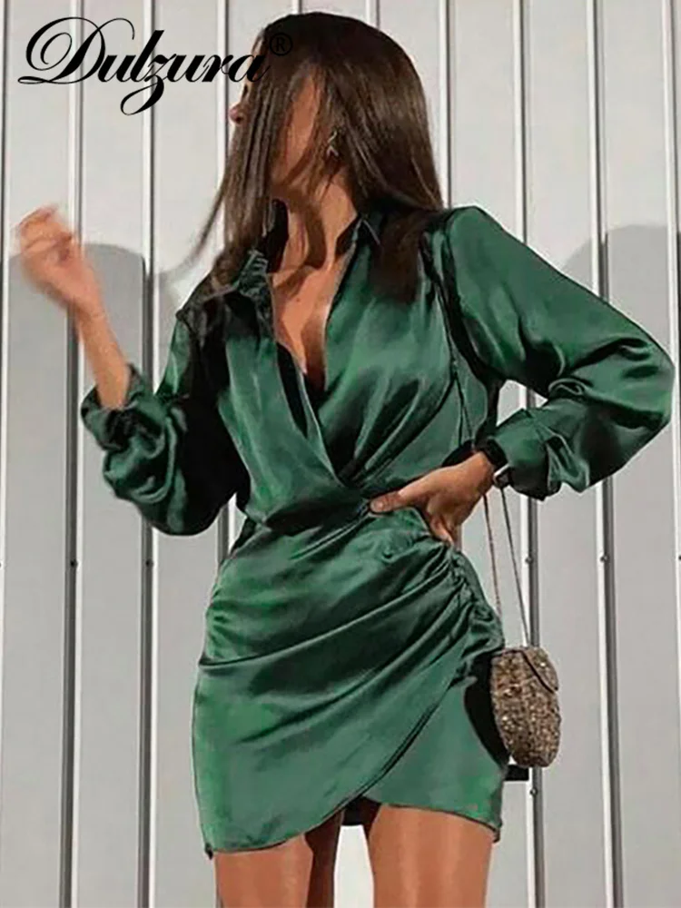 Gaun Mini Berlipat Leher v Lengan Panjang Wanita Satin Polos Dulzura Pakaian Musim Gugur Musim Dingin 2022 Elegan Pesta Seksi
Gaun Mini Berlipat Leher v Lengan Panjang Wanita Satin Polos Dulzura Pakaian Musim Gugur Musim Dingin 2022 Elegan Pesta Seksi