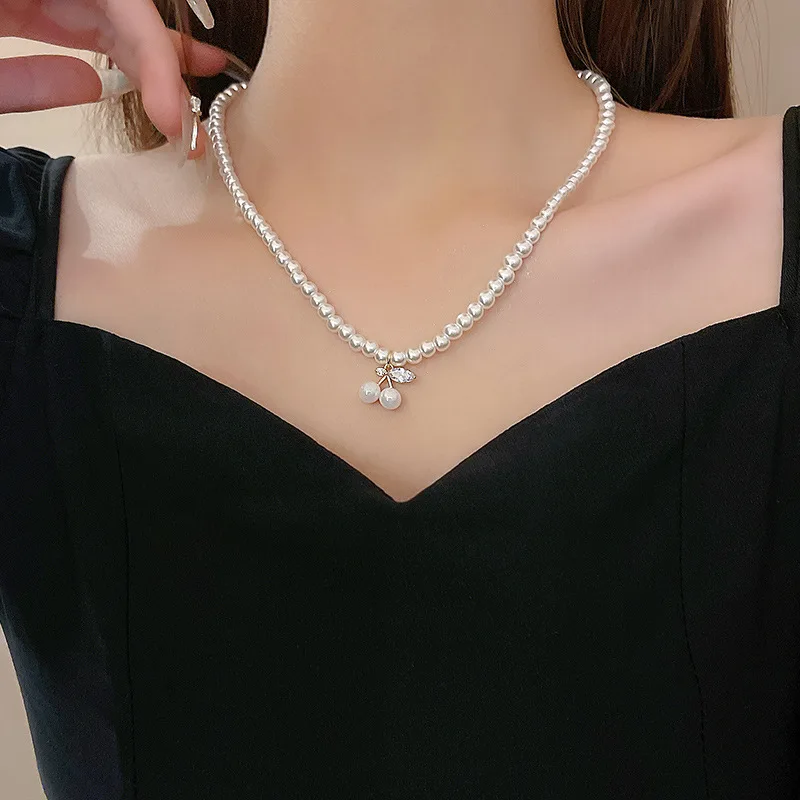 2022 new Pearl Cherry Pendant Delicate Retro Zircon Pearl Beads Chain Winter Ladies Banquet Hundred with Y2k Accessories Jewelry
2022 new Pearl Cherry Pendant Delicate Retro Zircon Pearl Beads Chain Winter Ladies Banquet Hundred with Y2k Accessories Jewelry