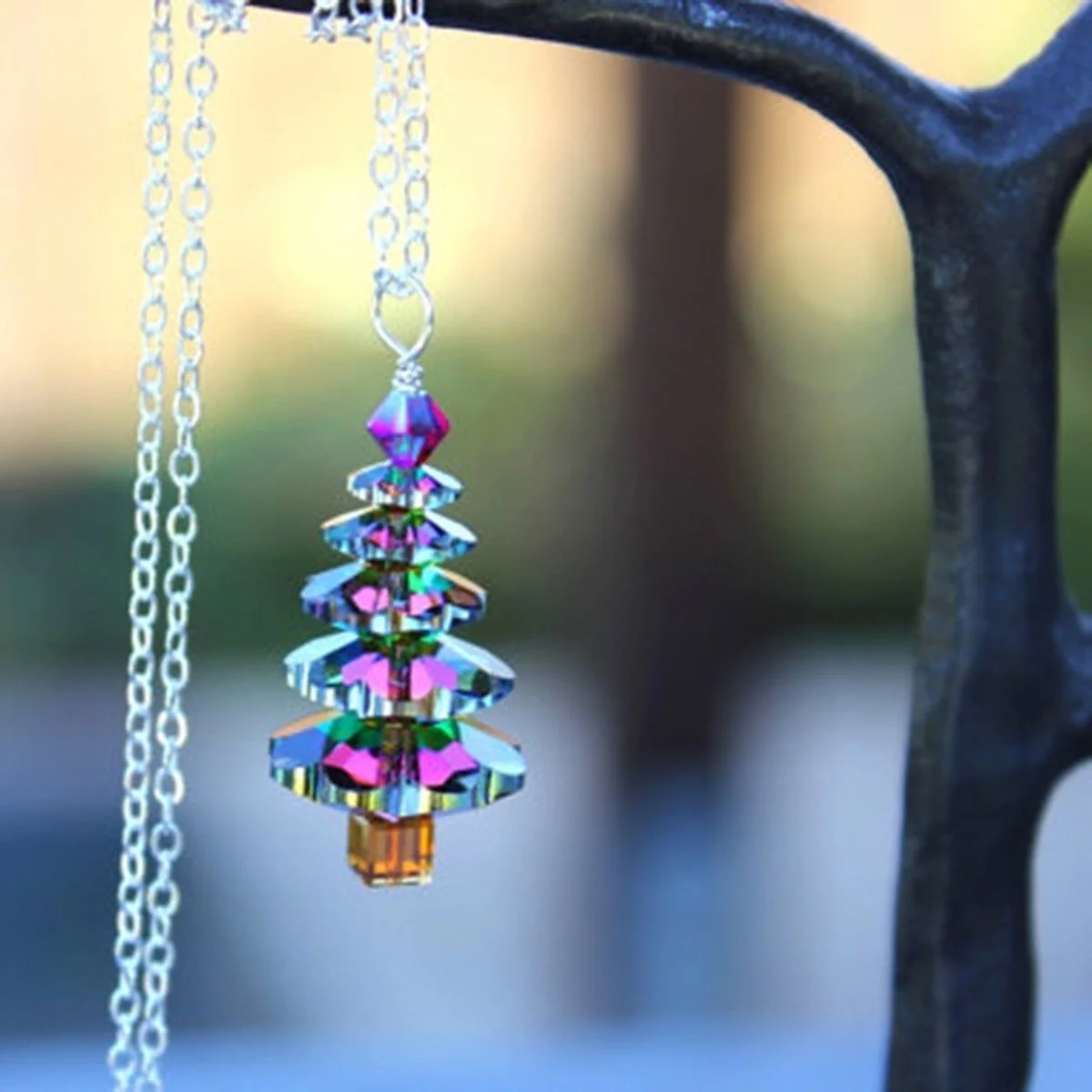 Fashion Women Christmas Color Changing Crystal Christmas Tree Pendant Chain Necklace Sweater Chain
Fashion Women Christmas Color Changing Crystal Christmas Tree Pendant Chain Necklace Sweater Chain