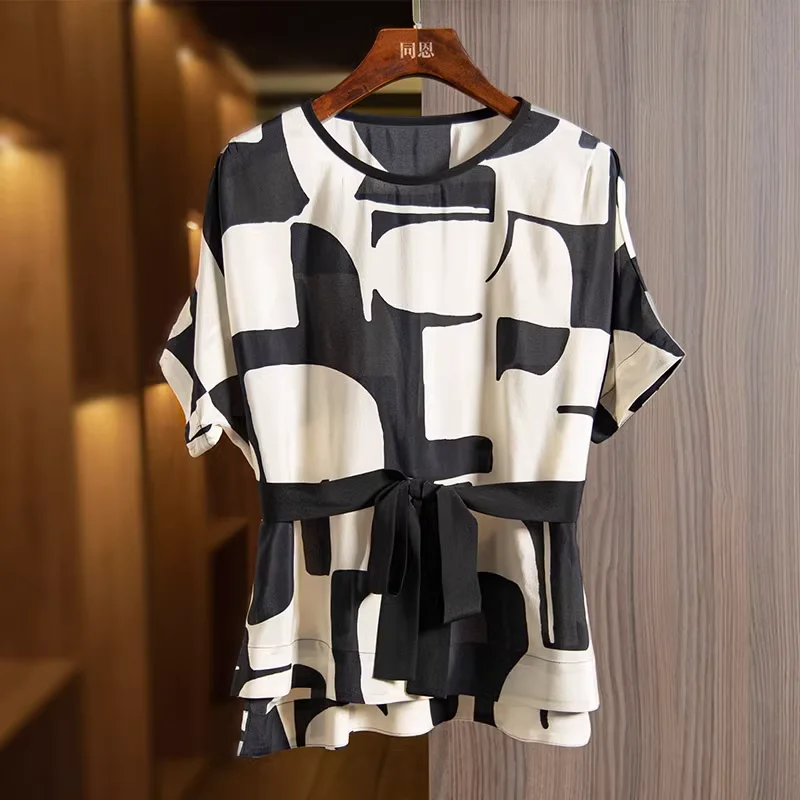 Lace Waist Retraction Collection Silk Tops for Women's 2023 Summer New Round Neck Bat Shirt T-shirt Printed Shirt Women Clothing
Lace Waist Retraction Collection Silk Tops for Women's 2023 Summer New Round Neck Bat Shirt T-shirt Printed Shirt Women Clothing