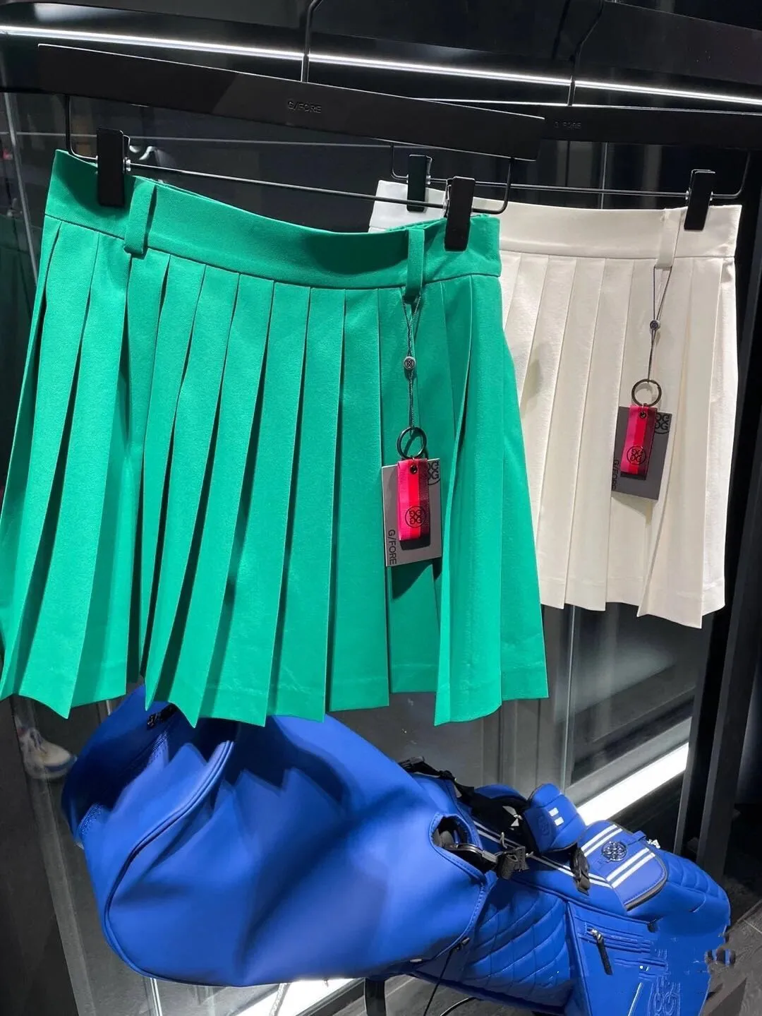 Golf tennis women's short skirts send leggings high waist A word quick-drying breathable anti-lighting skirt
Golf tennis women's short skirts send leggings high waist A word quick-drying breathable anti-lighting skirt