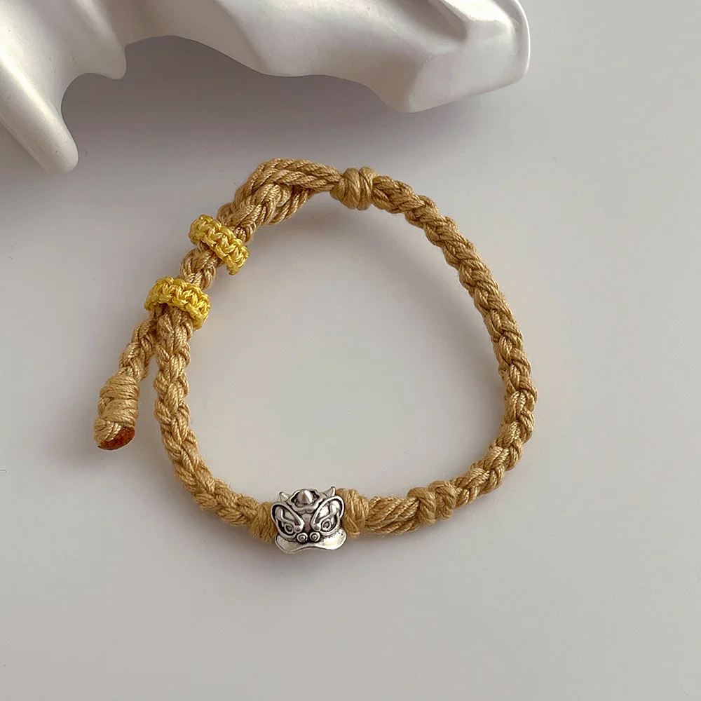 Simple niche design sense brown Xinglion braided bracelet retro personality men and women hundred matching ornaments
Simple niche design sense brown Xinglion braided bracelet retro personality men and women hundred matching ornaments