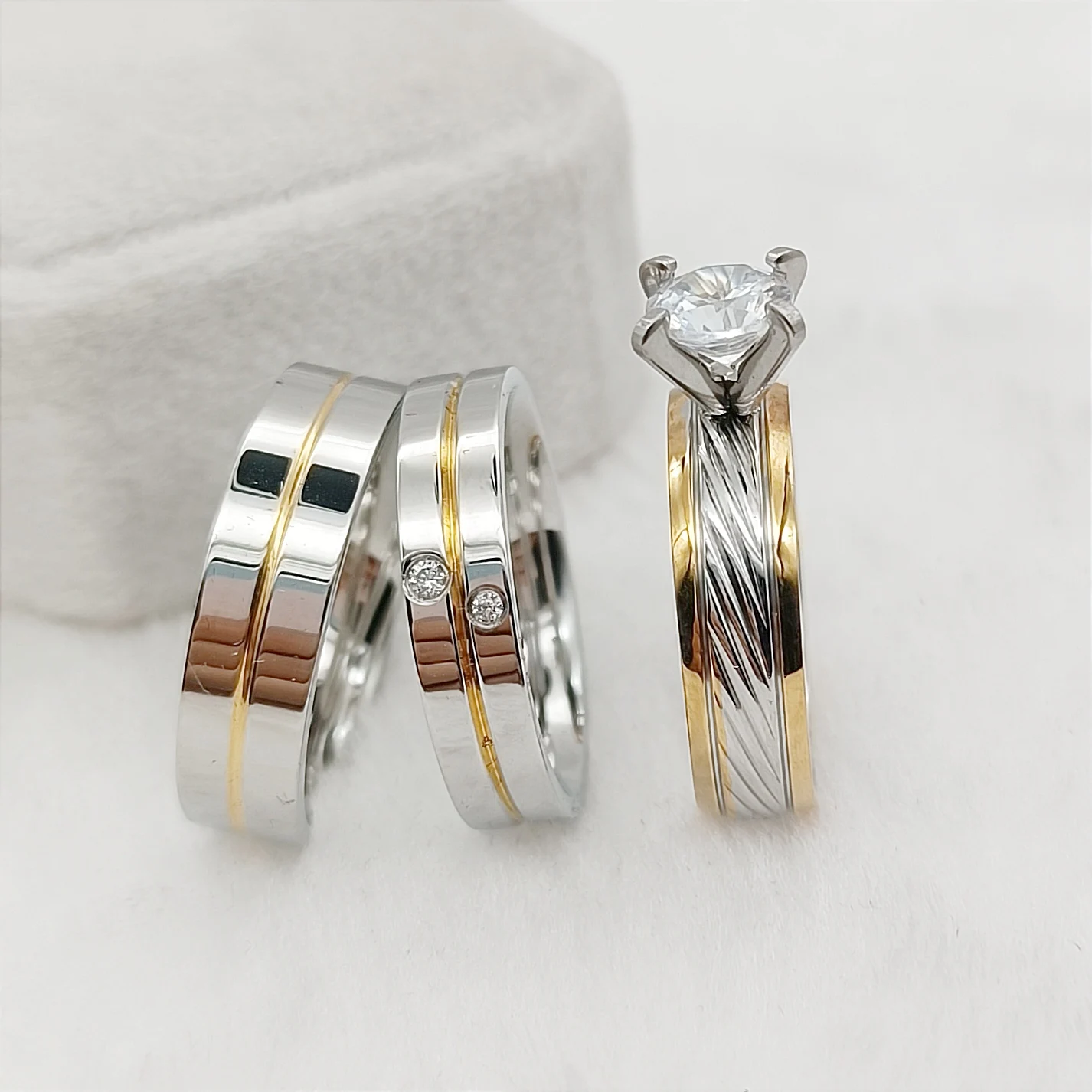 Wholesale 3pcs Wedding Engagement Rings Set 18k Gold Plated jewelry Promise Couple Rings bague argent
Wholesale 3pcs Wedding Engagement Rings Set 18k Gold Plated jewelry Promise Couple Rings bague argent