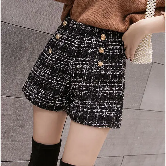 2023 Autumn Winter Shorts Women Korean High Waist Plaid Wide Leg Short Pants Femme Casual Loose Boots Breechcloth OuterWear T390
2023 Autumn Winter Shorts Women Korean High Waist Plaid Wide Leg Short Pants Femme Casual Loose Boots Breechcloth OuterWear T390