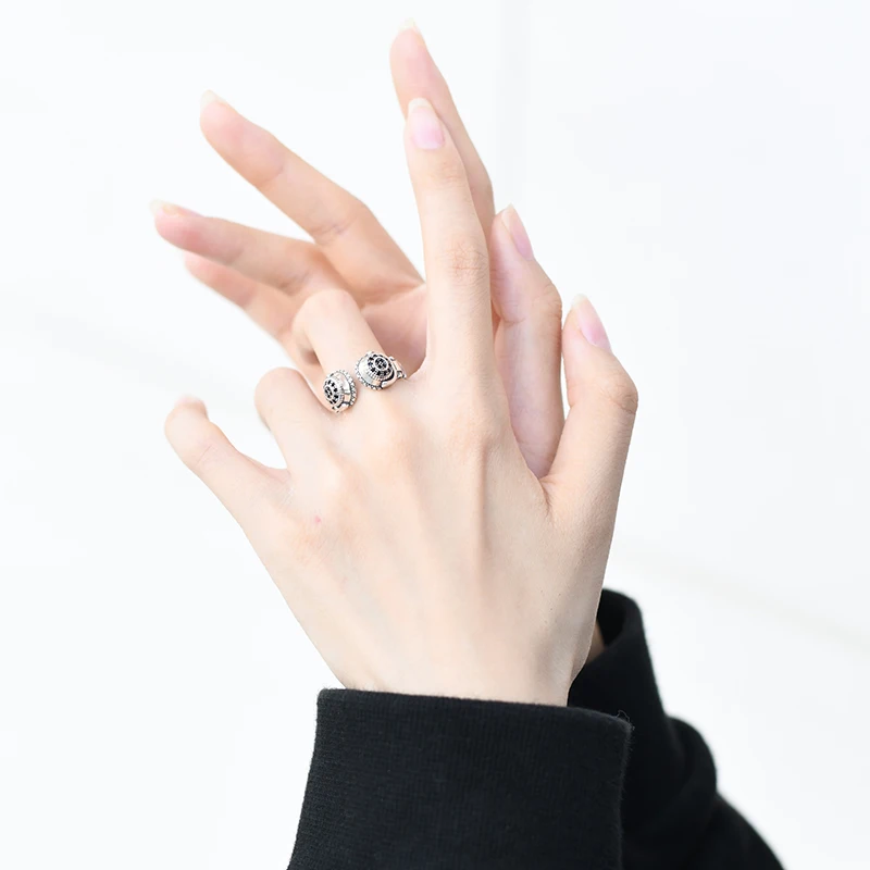 Earphone cool sterling silver ring female minority designer music advanced sense trend hip-hop male gothic mens rings
Earphone cool sterling silver ring female minority designer music advanced sense trend hip-hop male gothic mens rings
