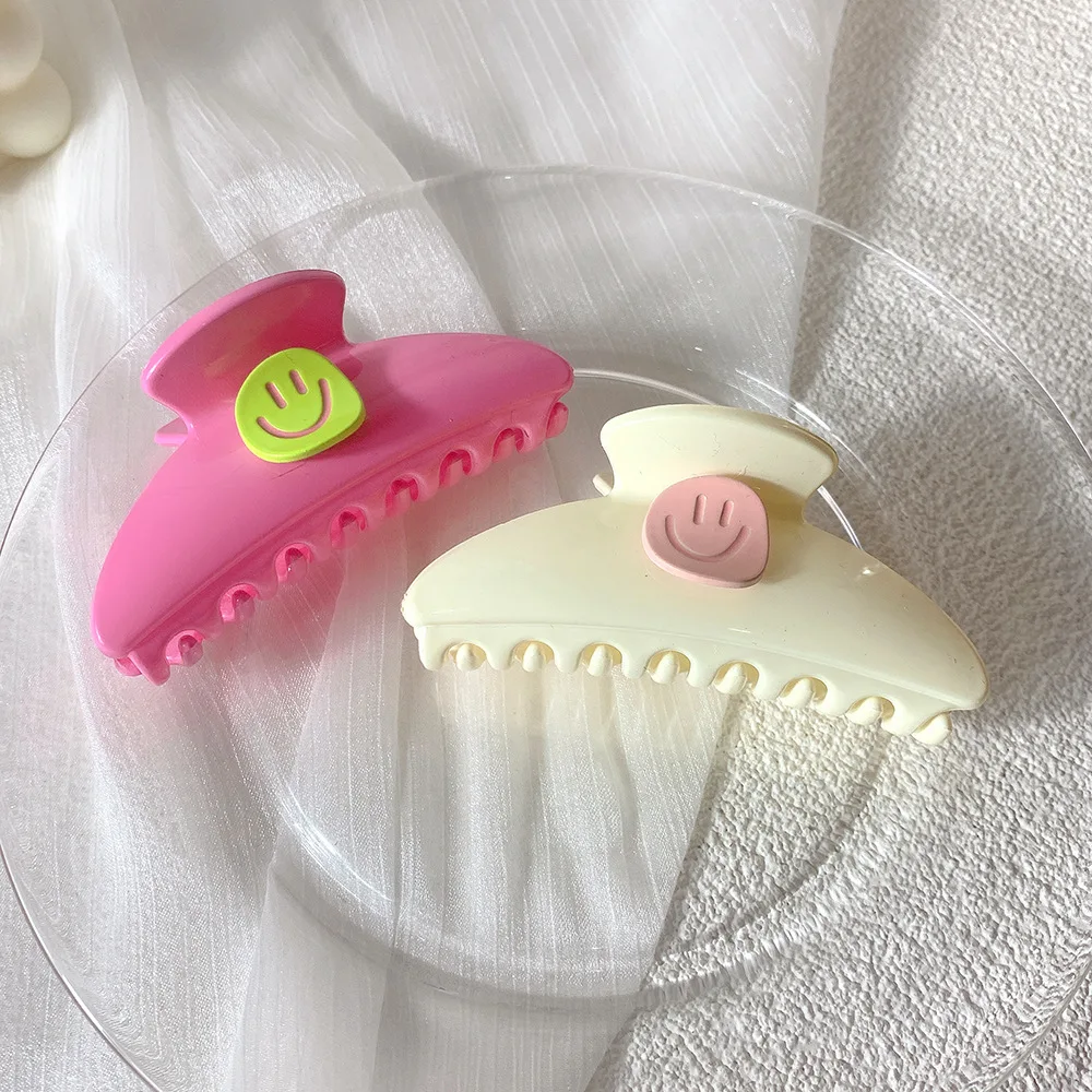 Acrylic Smiling Face Hair Scratch Women Summer Smiling Face Plate Hair Clips 2023 Hot Selling New Smiling Face Hair Accessories
Acrylic Smiling Face Hair Scratch Women Summer Smiling Face Plate Hair Clips 2023 Hot Selling New Smiling Face Hair Accessories