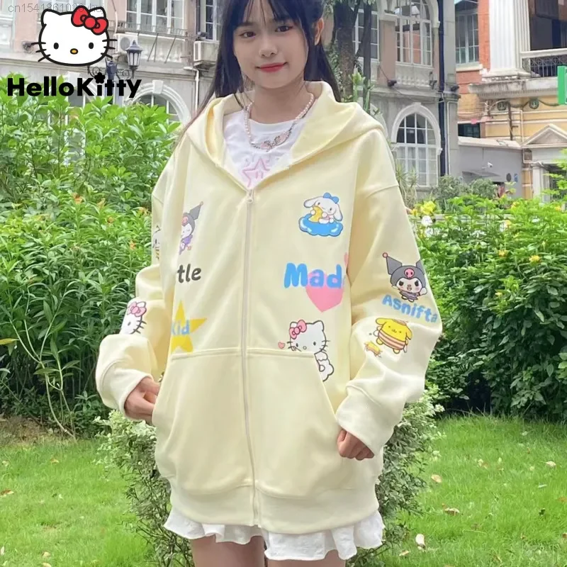 Sanrio, Hello Kitty Новый кардиган с капюшоном в кампусном стиле кавайное аниме Kuromi Cinnamoroll Женский свитшот повседневное пальто Топы на молнии
Sanrio, Hello Kitty Новый кардиган с капюшоном в кампусном стиле кавайное аниме Kuromi Cinnamoroll Женский свитшот повседневное пальто Топы на молнии