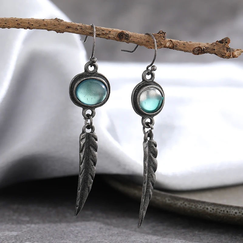 2023 New Vintage Blue Stone Feather Pendant Earrings Bohemian Ming Style Jewelry Earrings Suitable for Women's Party Jewelry
2023 New Vintage Blue Stone Feather Pendant Earrings Bohemian Ming Style Jewelry Earrings Suitable for Women's Party Jewelry