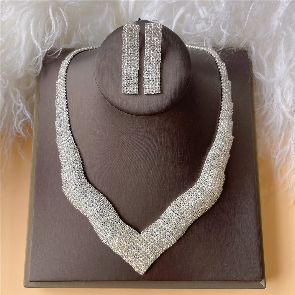 New Ladies Jewelry Set 2 Pieces European and American Fashion Rhinestone Necklace Earrings Fashion Jewelry Two Piece Accessories
New Ladies Jewelry Set 2 Pieces European and American Fashion Rhinestone Necklace Earrings Fashion Jewelry Two Piece Accessories