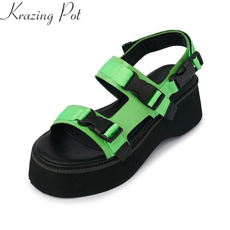 Krazing Pot genuine leather buckle straps flat platform summer thick bottom high heels handmade fashion leisure women sandals
Krazing Pot genuine leather buckle straps flat platform summer thick bottom high heels handmade fashion leisure women sandals