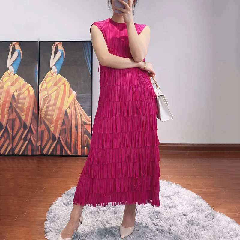 Women Maxi Dress Pleated Multi-layer Tassel Round Collar Sleeveless Elastic Casual Style Summer New Fashion
Women Maxi Dress Pleated Multi-layer Tassel Round Collar Sleeveless Elastic Casual Style Summer New Fashion