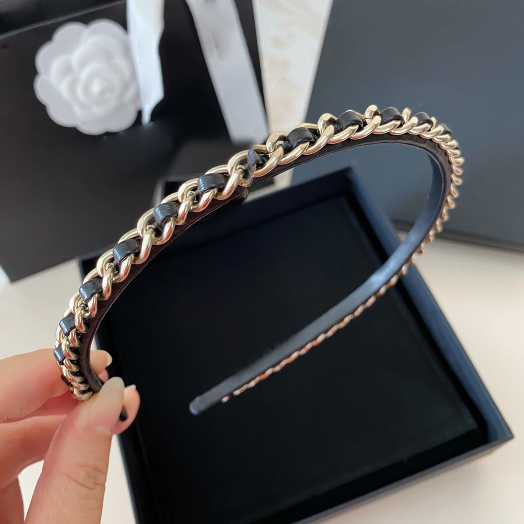 To Reine Hot Brand Fashion Woman Chain Leather Hairband Retro French Headdress Princess Hair Accessories For Women
To Reine Hot Brand Fashion Woman Chain Leather Hairband Retro French Headdress Princess Hair Accessories For Women