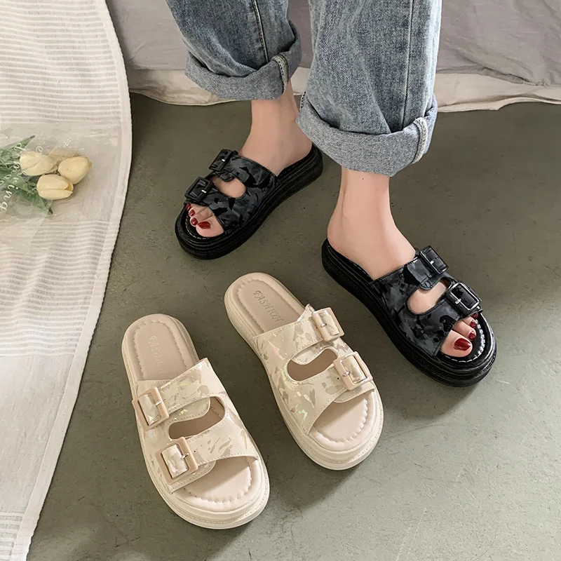 Flat Shoes Female Slippers Women Summer Luxury Slides Pantofle Med Platform Beach Designer 2022 Fashion PU Slippers Casual Flat
Flat Shoes Female Slippers Women Summer Luxury Slides Pantofle Med Platform Beach Designer 2022 Fashion PU Slippers Casual Flat