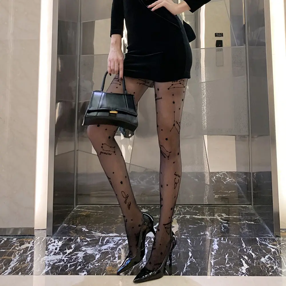 Пикантные осенне-зимние колготки с созвездиями для девочек чулки с защитой от застежек подарок для женщин женские пикантные колготки 
Пикантные осенне-зимние колготки с созвездиями для девочек чулки с защитой от застежек подарок для женщин женские пикантные колготки