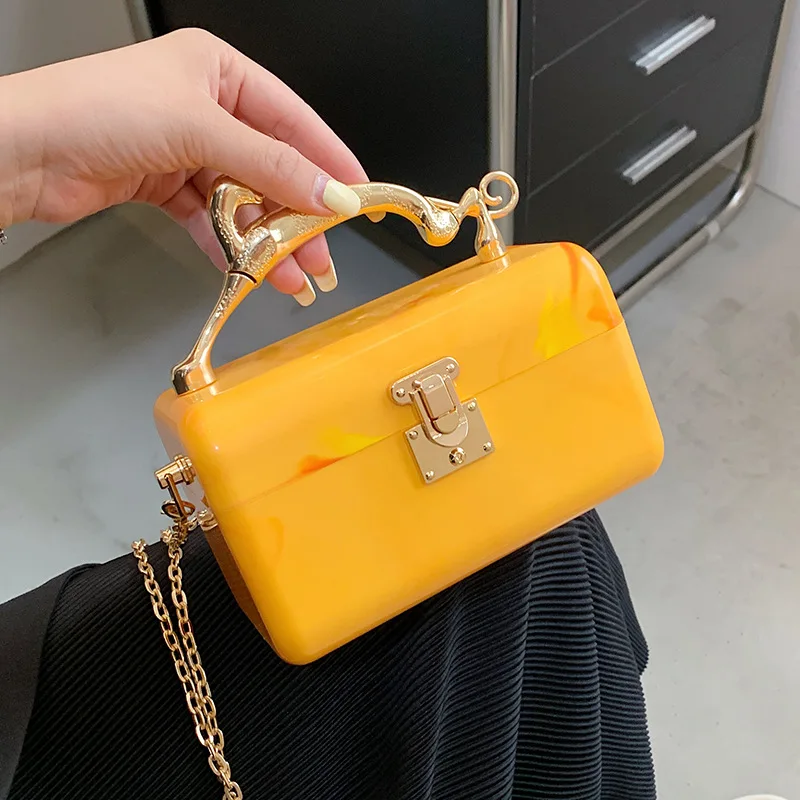 Popular ladies bag 2022 summer new trend all-match messenger bag high-quality texture personality chain fashion handbag box bag
Popular ladies bag 2022 summer new trend all-match messenger bag high-quality texture personality chain fashion handbag box bag