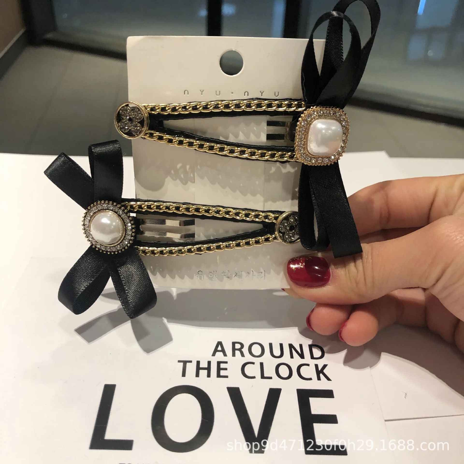 Temperament Chain Hair Clip Bowknot Hair Clip Elegant Temperament Pearl Mesh Top Clip
Temperament Chain Hair Clip Bowknot Hair Clip Elegant Temperament Pearl Mesh Top Clip