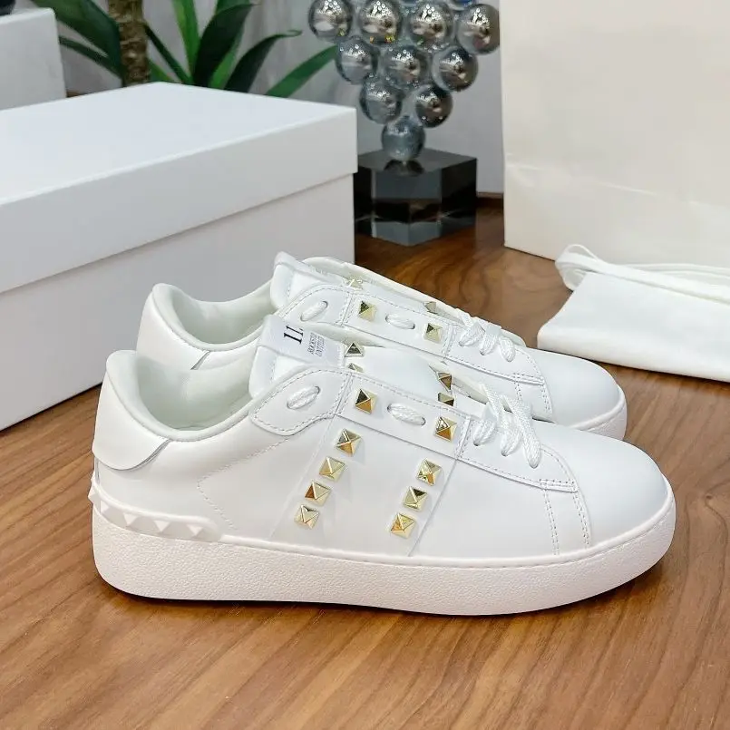 Rivets Women Shoes Genuine Leather Couple Sneakers Rivet Sports Leisure Flats Designer Men Shoes Luxury A Brand Zapatillas Mujer
Rivets Women Shoes Genuine Leather Couple Sneakers Rivet Sports Leisure Flats Designer Men Shoes Luxury A Brand Zapatillas Mujer