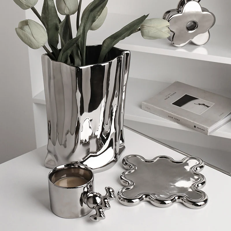 Decorative Modern Vase Table Luxury Ceramique Original Vase Novelty Living Room Vasos Decorativos Room Decoration Accessories
Decorative Modern Vase Table Luxury Ceramique Original Vase Novelty Living Room Vasos Decorativos Room Decoration Accessories