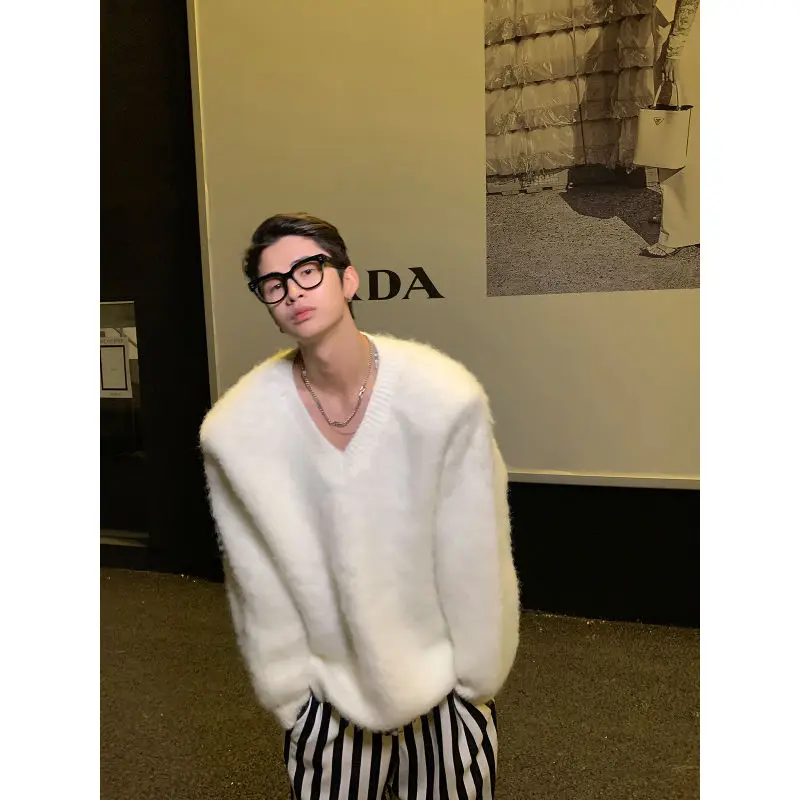 Y2K Men weaver Clean and simple woolen sweater pullover sweater Autumn winter 2023 new fashion and versatile casual V-neck
Y2K Men weaver Clean and simple woolen sweater pullover sweater Autumn winter 2023 new fashion and versatile casual V-neck