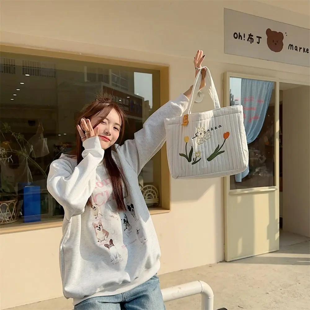 Cotton Fresh Flower Embroidery Handbag Mummy Bag Solid Color Polyester Korean Style Tote Bag Large Capacity INS Lady 
Cotton Fresh Flower Embroidery Handbag Mummy Bag Solid Color Polyester Korean Style Tote Bag Large Capacity INS Lady