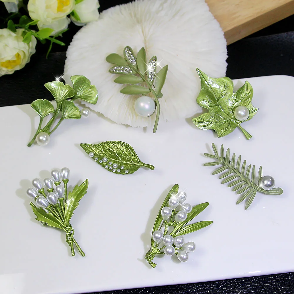 NEW Elegant Retro Pearl Flowers BroochGreen Plant Metal Pin for Women Collar Accessories Jewelry Gifts
NEW Elegant Retro Pearl Flowers BroochGreen Plant Metal Pin for Women Collar Accessories Jewelry Gifts