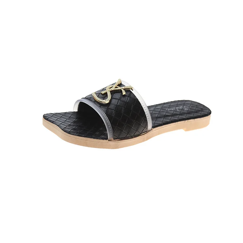New Women Summer Wear Flat-bottomed Fashion Breathable Sandals And Slippers To Go Out To The Beach And Seaside One-word Slippers
New Women Summer Wear Flat-bottomed Fashion Breathable Sandals And Slippers To Go Out To The Beach And Seaside One-word Slippers