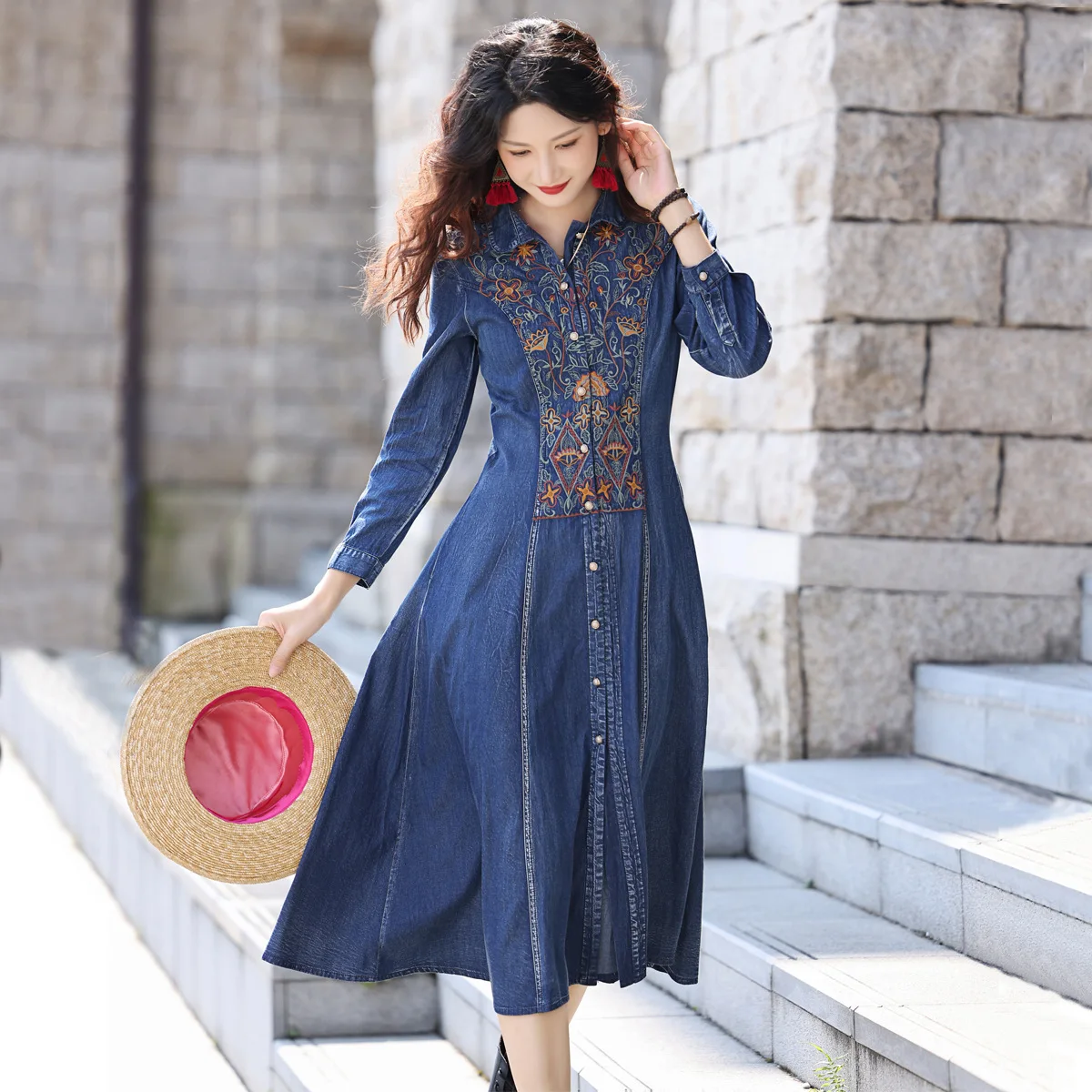 2022 Autumn New Heavy Industry Embroidery Cardigan Dress Retro Lapel Slim Denim Cardigan A-line Elegance Skirt Office Lady
2022 Autumn New Heavy Industry Embroidery Cardigan Dress Retro Lapel Slim Denim Cardigan A-line Elegance Skirt Office Lady