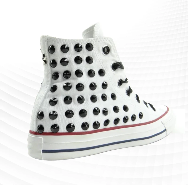 White canvas shoes high-top black rivet hip-hop street shooting comfortable walking handmade rivet vulcanized shoes 35-46
White canvas shoes high-top black rivet hip-hop street shooting comfortable walking handmade rivet vulcanized shoes 35-46
